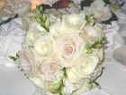 Wedding - Lori's bouquet.jpg (28602 bytes)