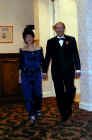 wedding-mom and dad cohen entrance.jpg (45820 bytes)